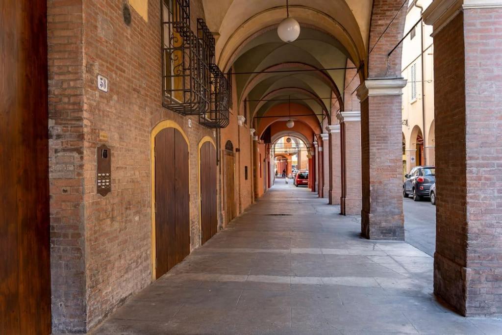 Free Parking - Meraviglioso Appartamento A Modena Exterior foto
